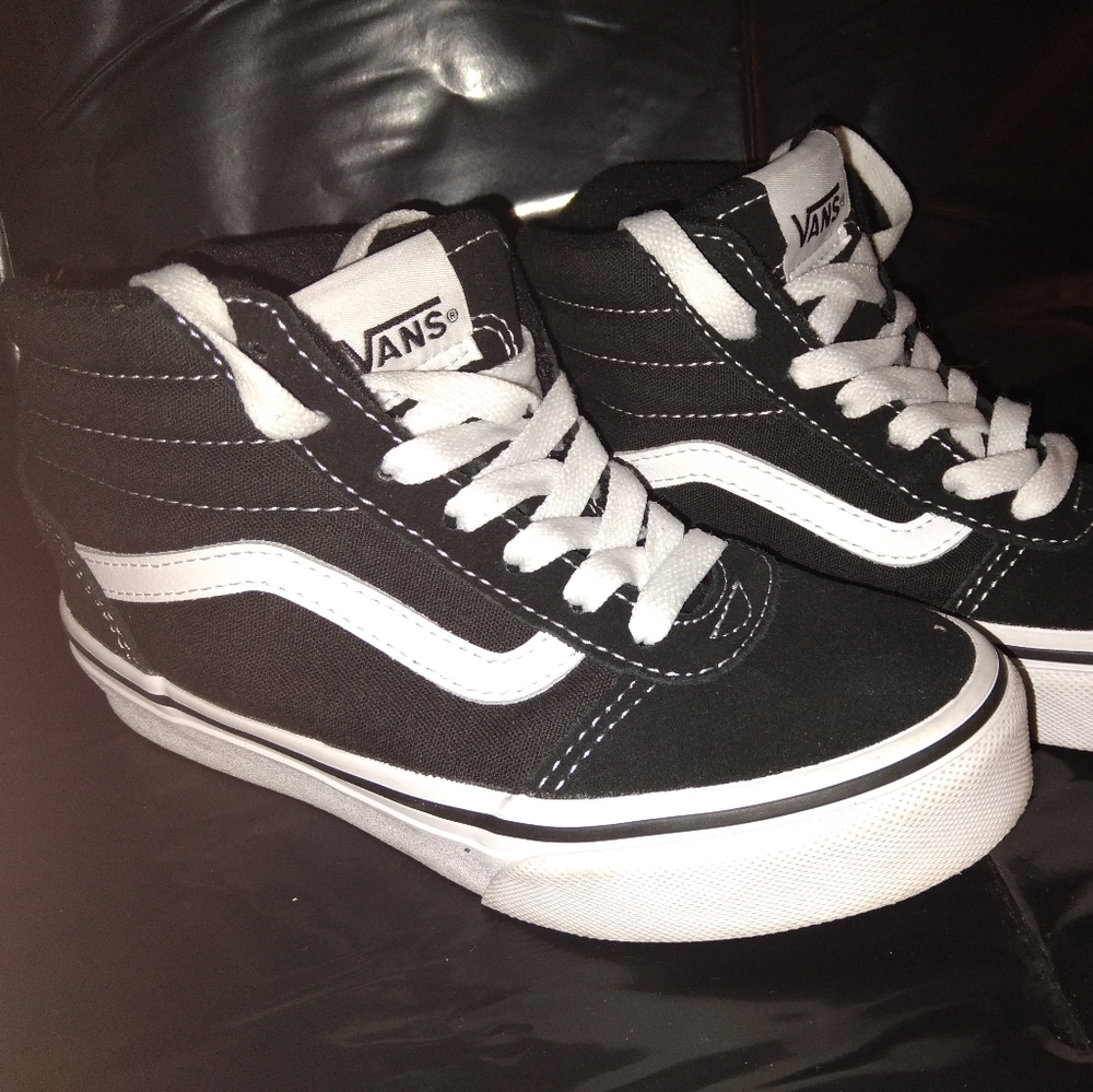 Van's Child size 13 Hightop sneaker Classic EUC